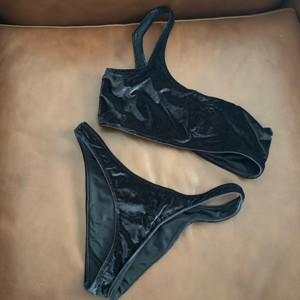 Triangl crushed velvet bikini